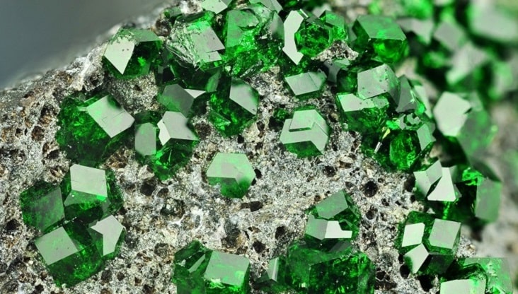 Đá Emerald – lục bảo ngọc là gì? 